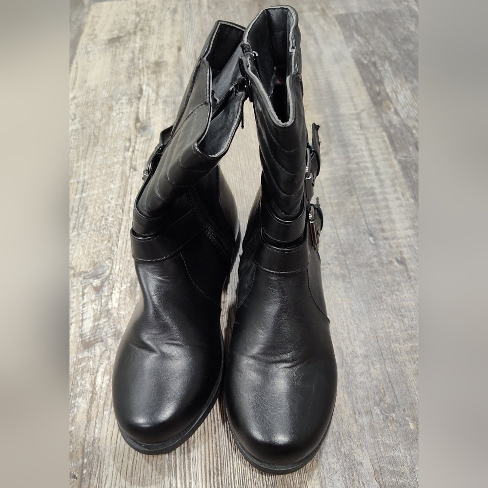 YoKids Girls Size 2 Model: Adele - 37G, Black Zipper Boots w/decorative straps